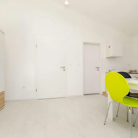 Apartments Brulo Razanj Exterior photo