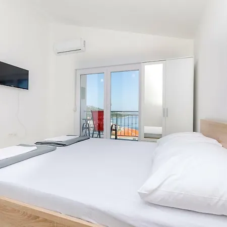 Apartments Brulo Razanj Exterior photo